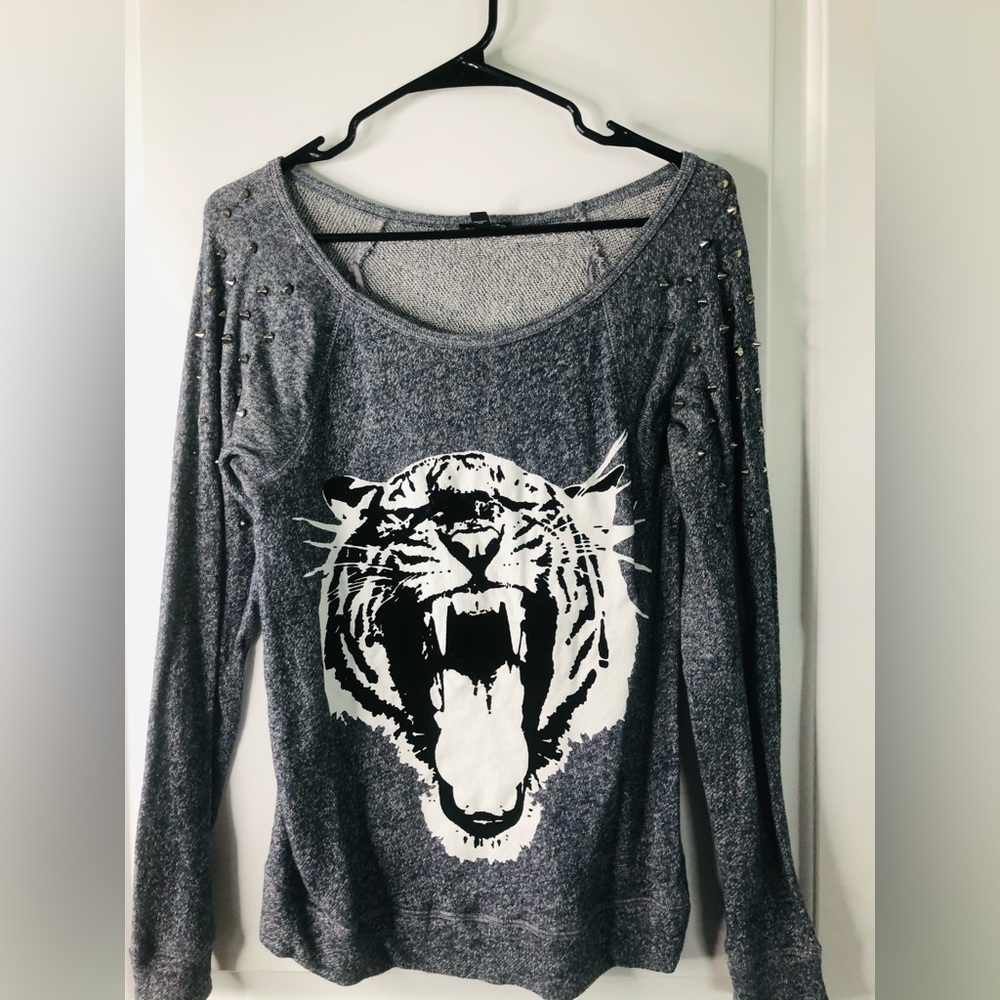 Blue sweater with stuffs on the sleeves size small